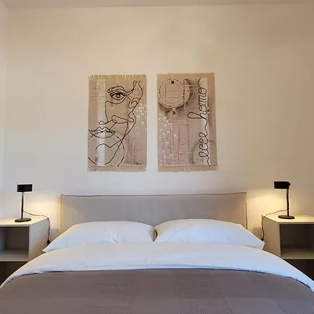 & Della Mercede Apartment Catania