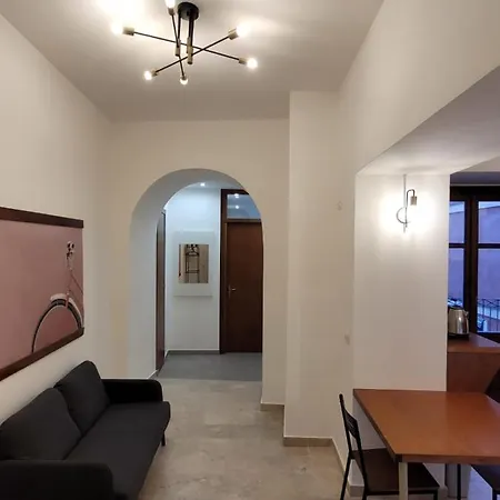Apartment & Della Mercede