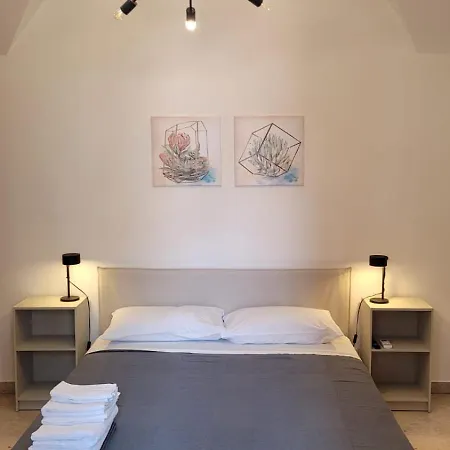 Apartment & Della Mercede *